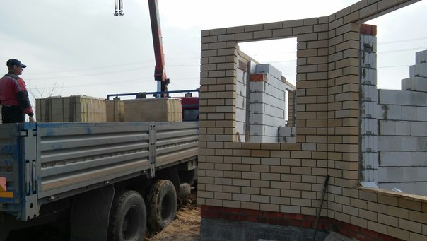 Параллельные фундаментные плиты по 400м3 ЖК Матросова